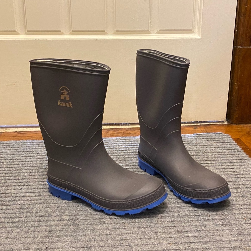 Kamik rain boots - big kids size 5